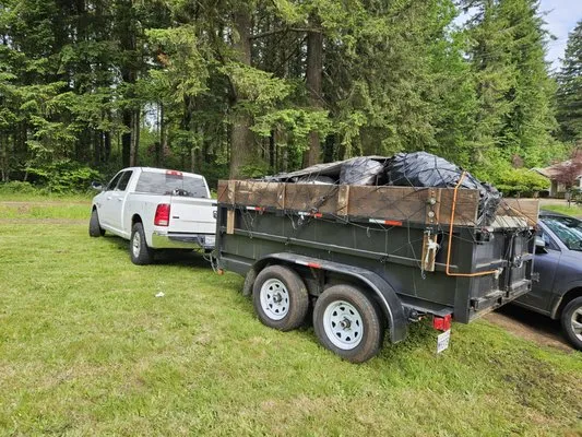 On The Dot Hauling Logo