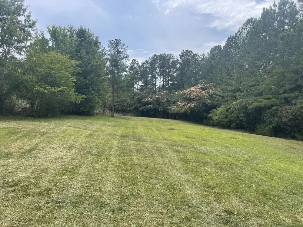 Expert landscaping services in Wrightsville, GA by On the mend Lawncare