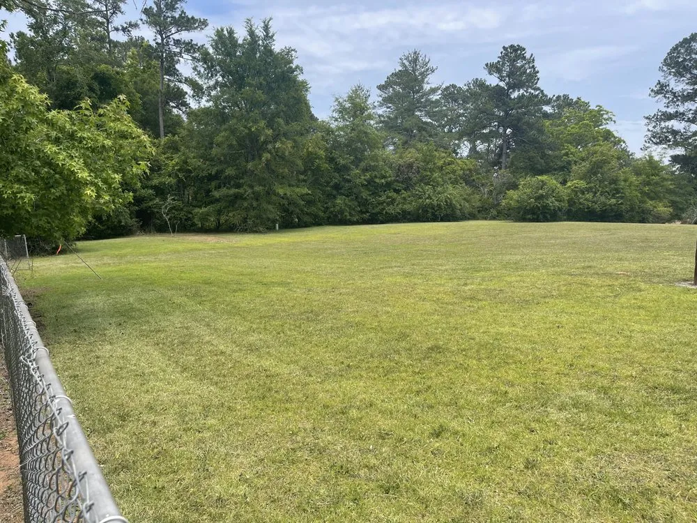 Reliable lawn care service in Wrightsville, GA by On the mend Lawncare