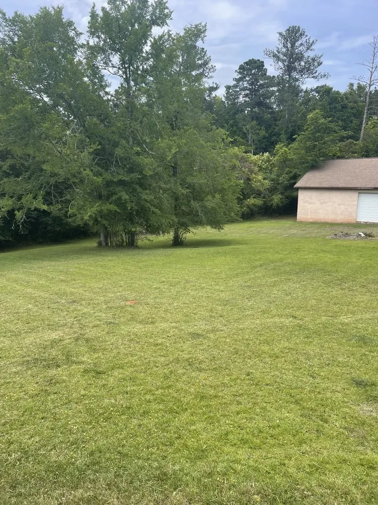 Reliable garden landscaping near you in Wrightsville, GA by On the mend Lawncare