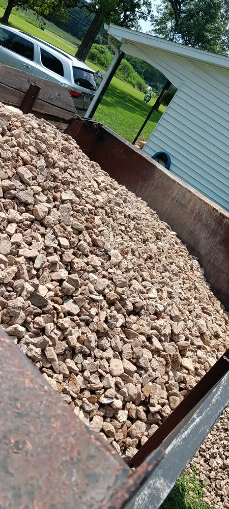 Trusted lawn mowing service in Lake Ozark, MO - On The Rocks Haul-N