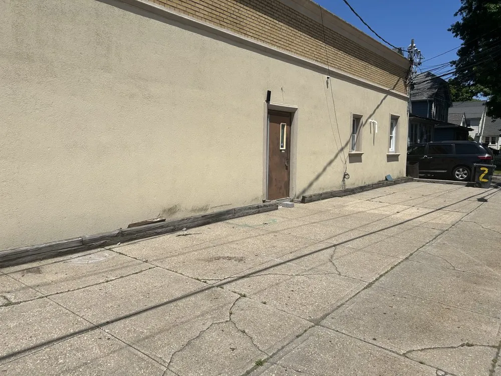 Local yard maintenance experts serving Garden City, NY - On The Spot