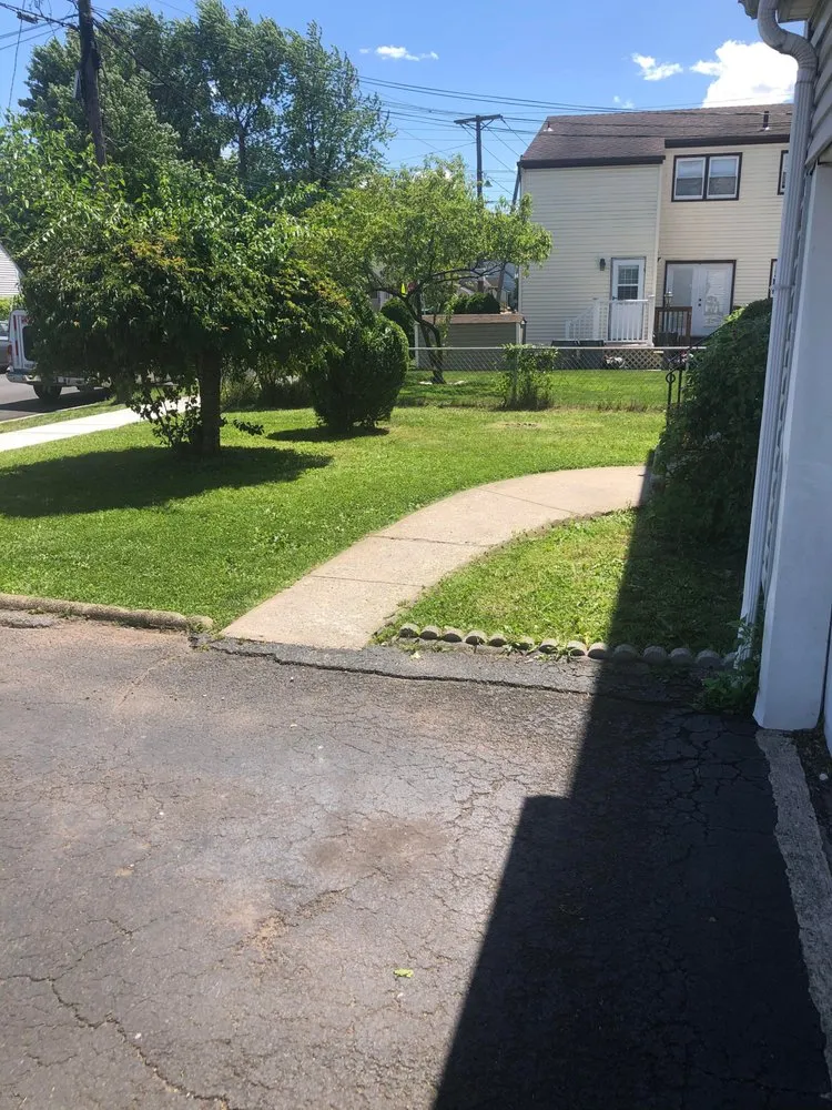 Expert outdoor landscaping in Newark, NJ by On Thee Move