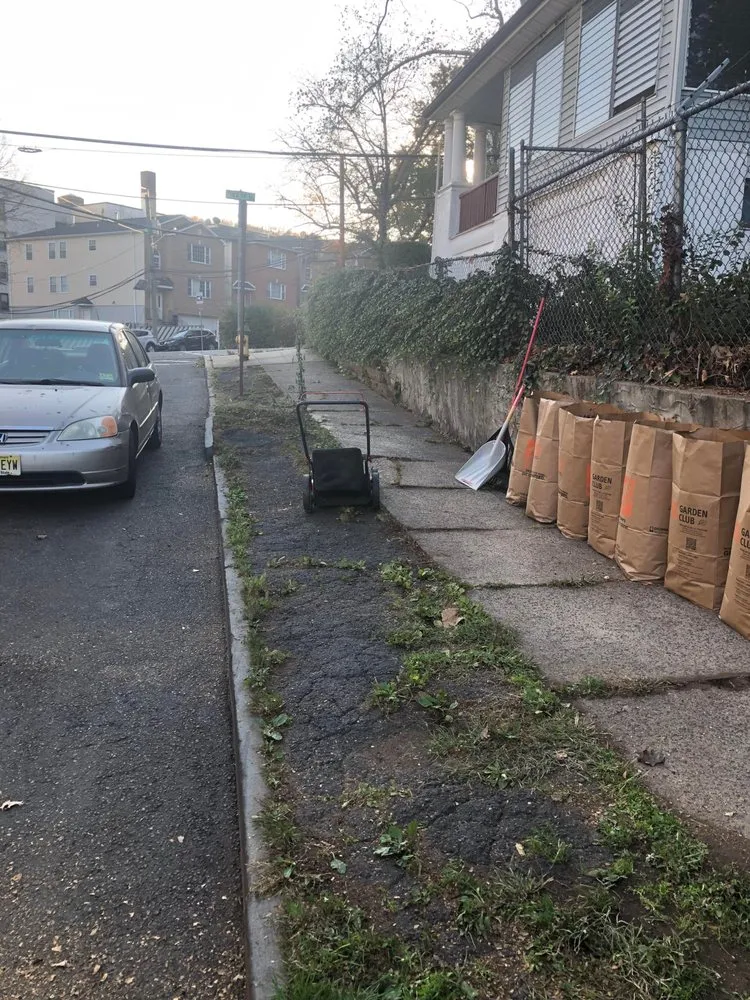 Professional lawn mowing service for year-round maintenance across Newark, NJ - On Thee Move