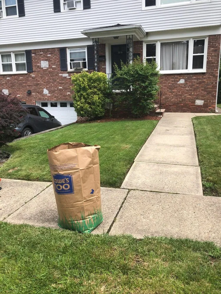 Reliable garden landscaping in Newark, NJ - On Thee Move