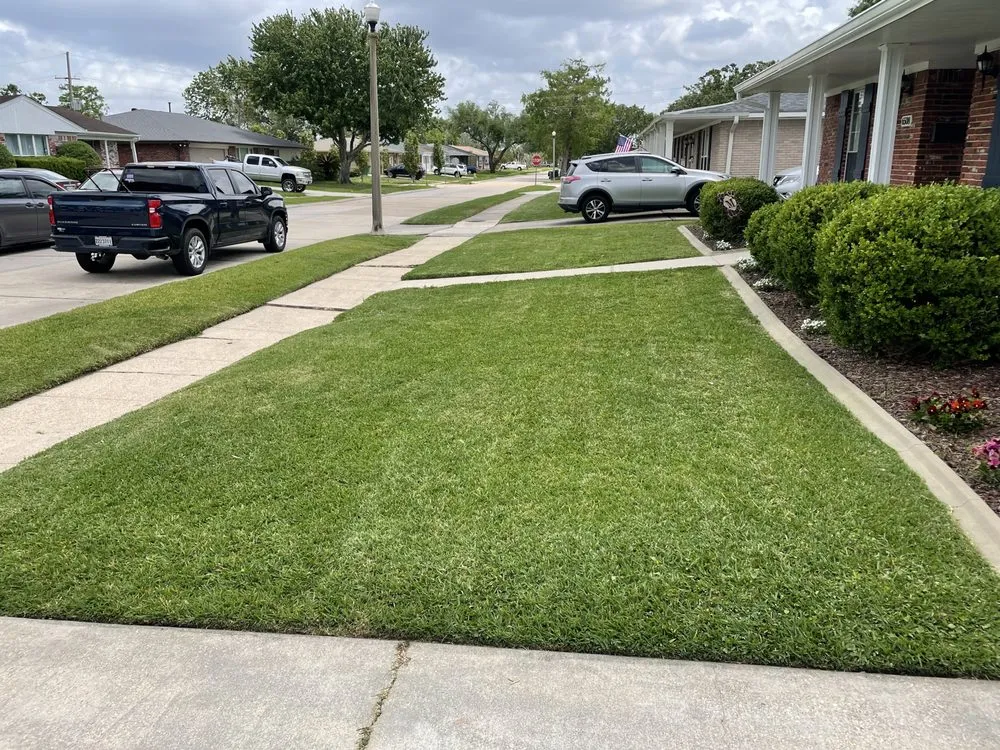 Custom garden landscaping experts serving River Ridge, LA - On Time Lawn Services