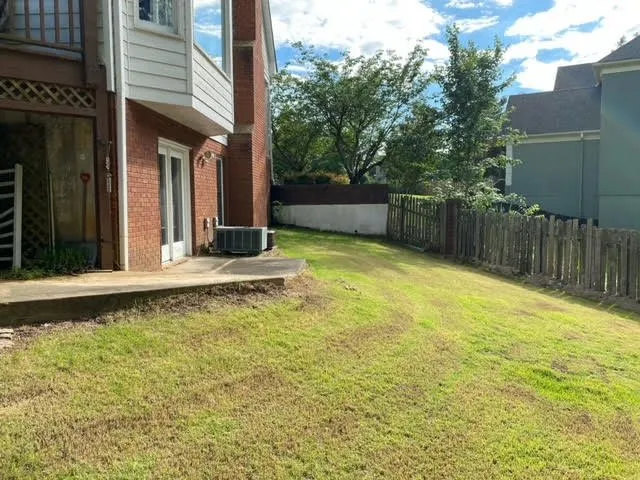 Local yard maintenance for residential properties in Jonesboro, AR by Ond Landscape