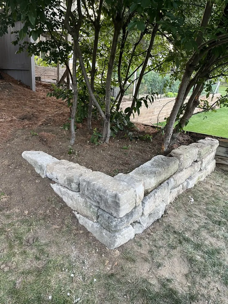 Custom lawn care service in Pella, IA - One Bite