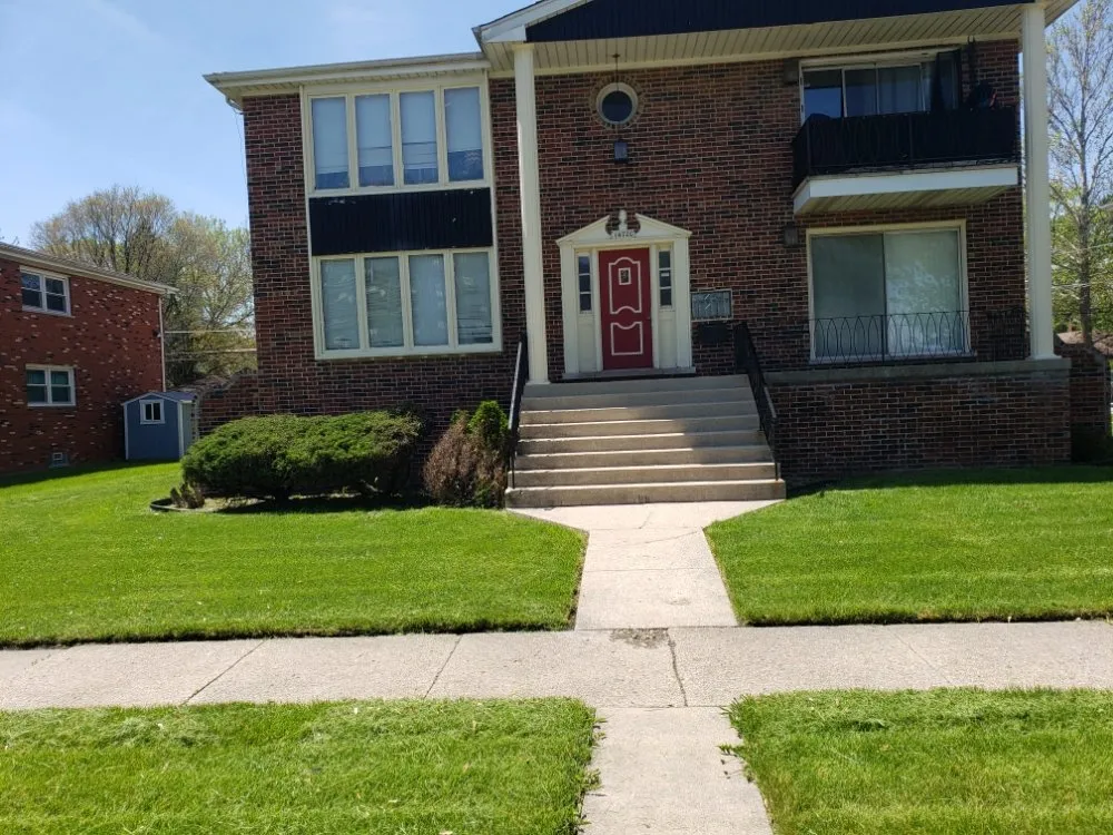 Professional yard maintenance experts serving Chicago, IL - One Choice Property Preservation