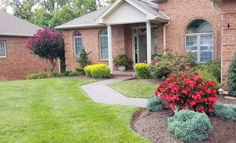 Top-rated lawn care service for beautiful yards in Roanoke, VA by One Earth Landscapes