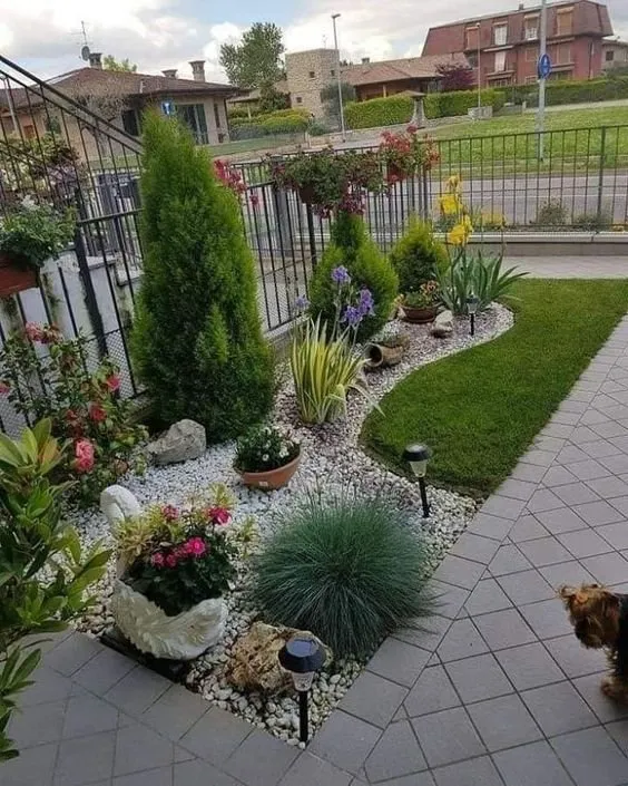 Expert yard cleanup service for beautiful yards in Houston, TX by One Leaf Landscaping