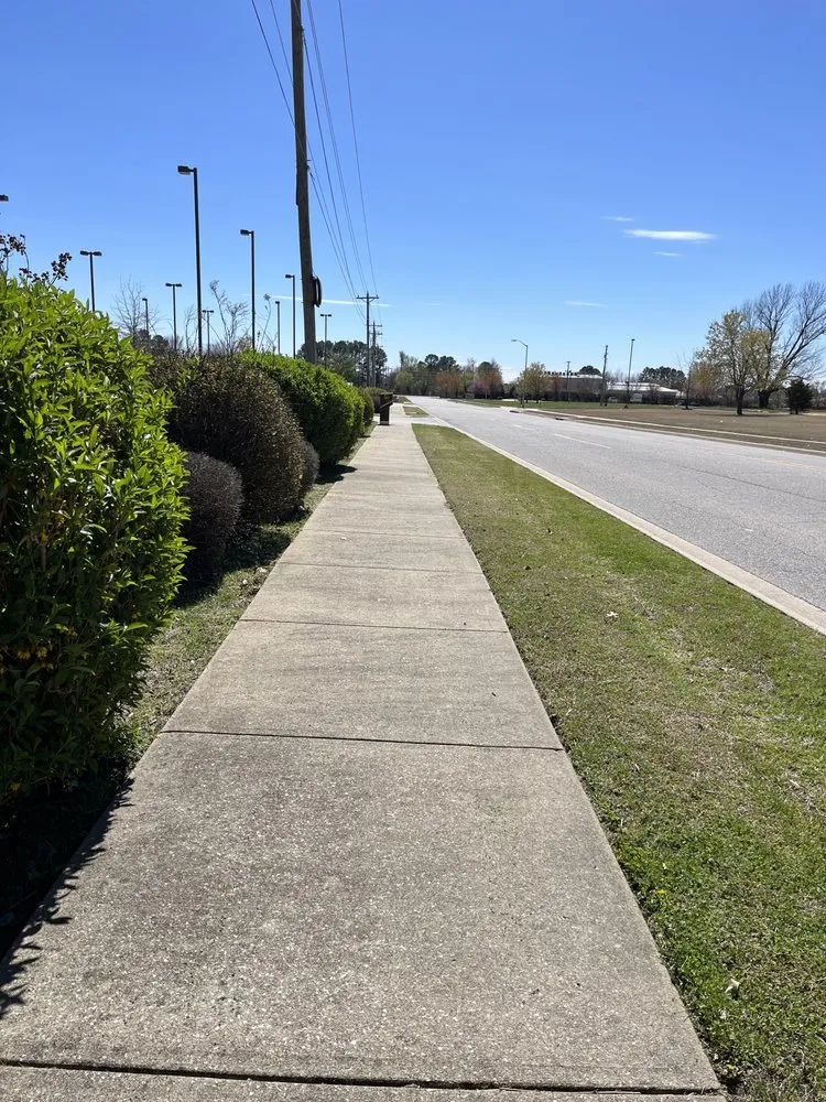 Affordable residential landscaping experts serving Decatur, AR - One Legged Lawncare