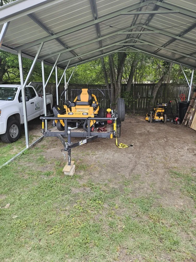 Professional garden landscaping near you across Gilmer, TX - One Man and A Mower