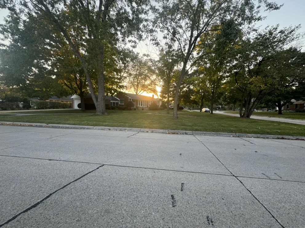 Top-rated yard maintenance in Sterling Heights, MI - One Man One Mower