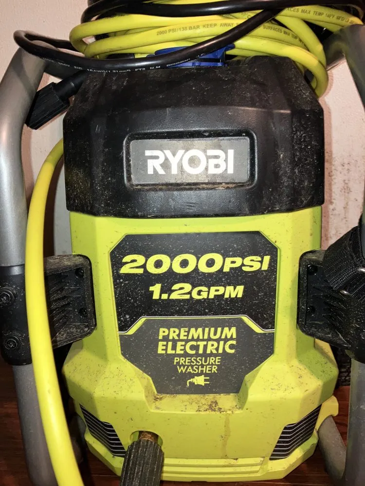 Reliable yard cleanup service in Vicksburg, MS by One Shot