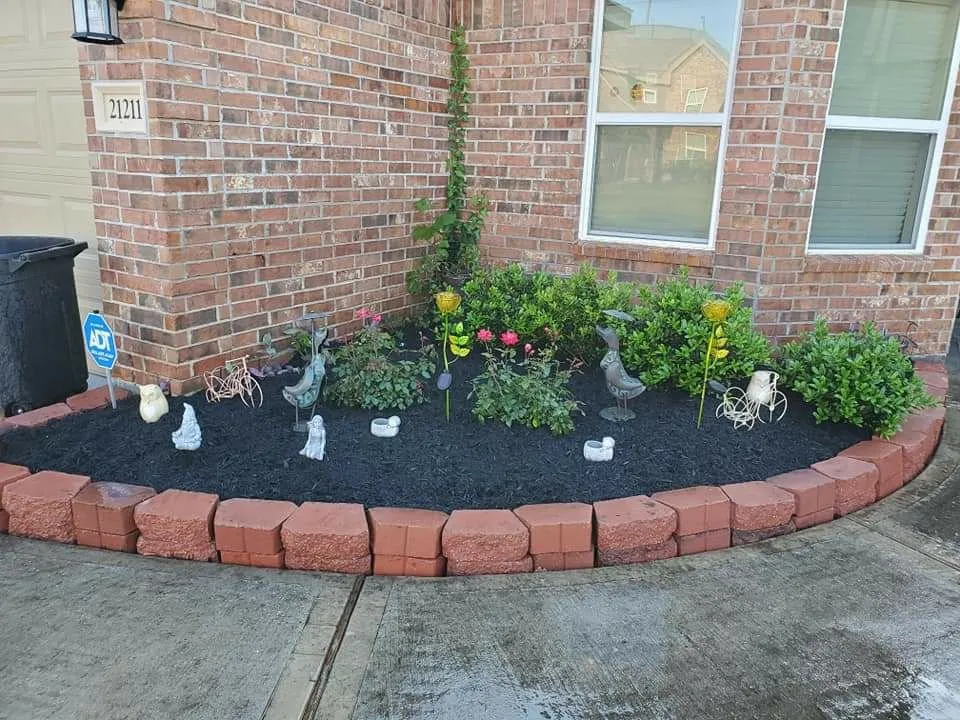 Professional residential landscaping in Houston, TX by One Touch Cleaning Service
