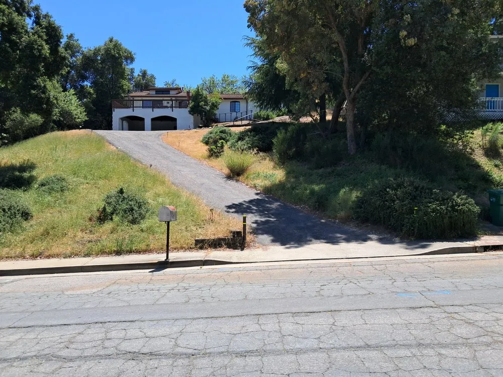 Trusted landscape design for beautiful yards in Paso Robles, CA by One White Boy Weed Abatement