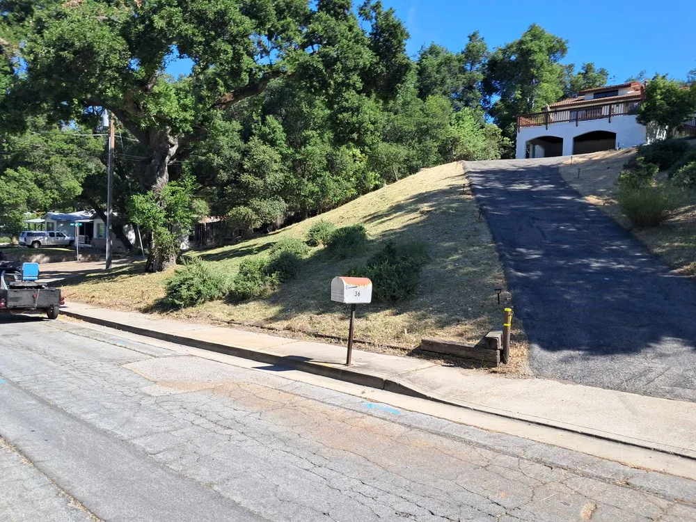 Local residential landscaping in Paso Robles, CA by One White Boy Weed Abatement