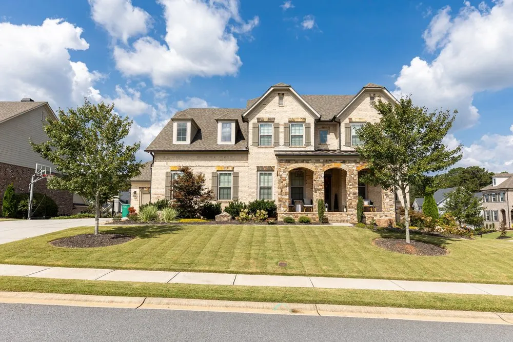 Custom lawn care service experts serving Woodstock, GA - O'Neill Landscape Group