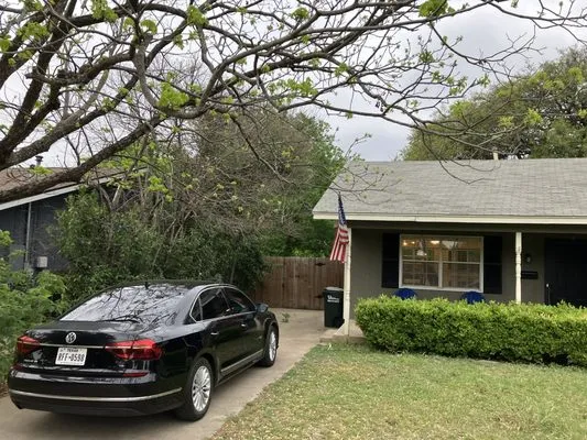 OneMan OneLand Services Logo