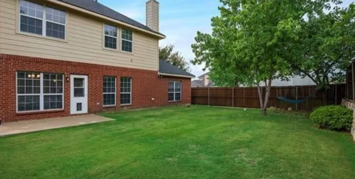 Affordable yard cleanup service for homes in Frisco, TX by OneNeighbor