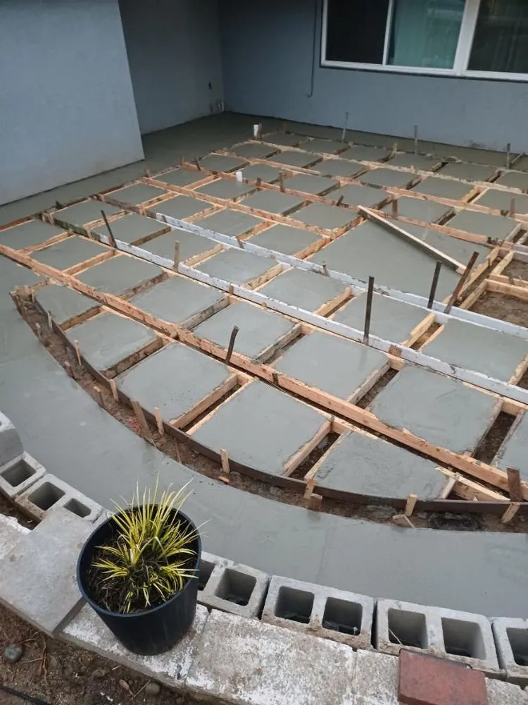 Custom lawn care service experts serving Bakersfield, CA - Onice Concrete Construction