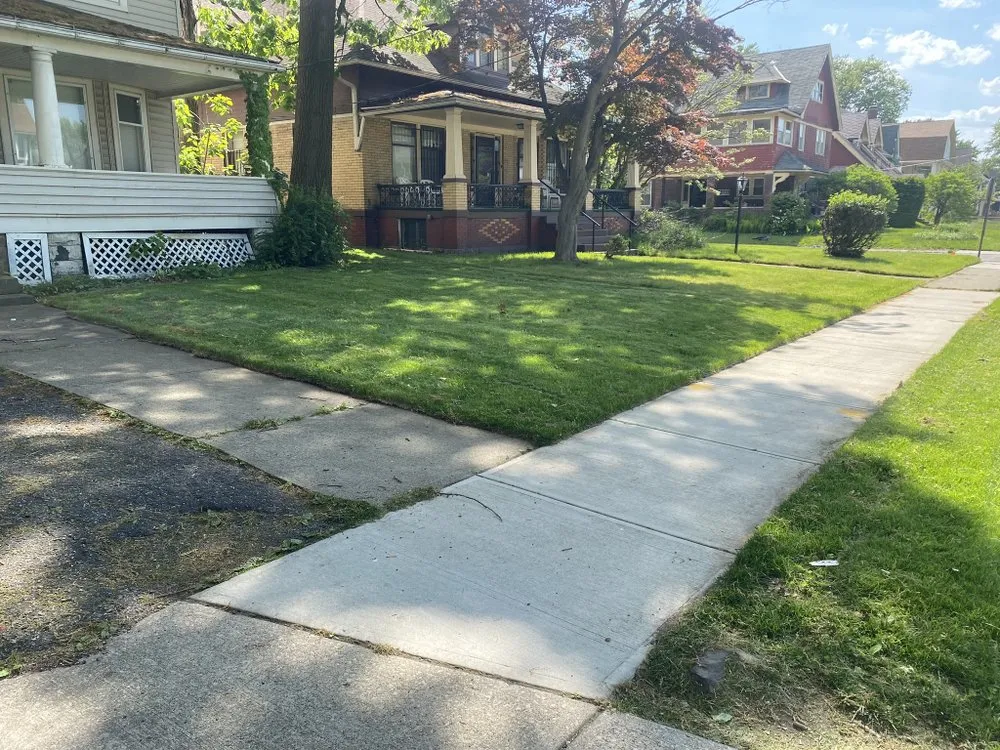 Custom yard maintenance experts serving Garfield Heights, OH - Only 1 Thouch Lawn Care