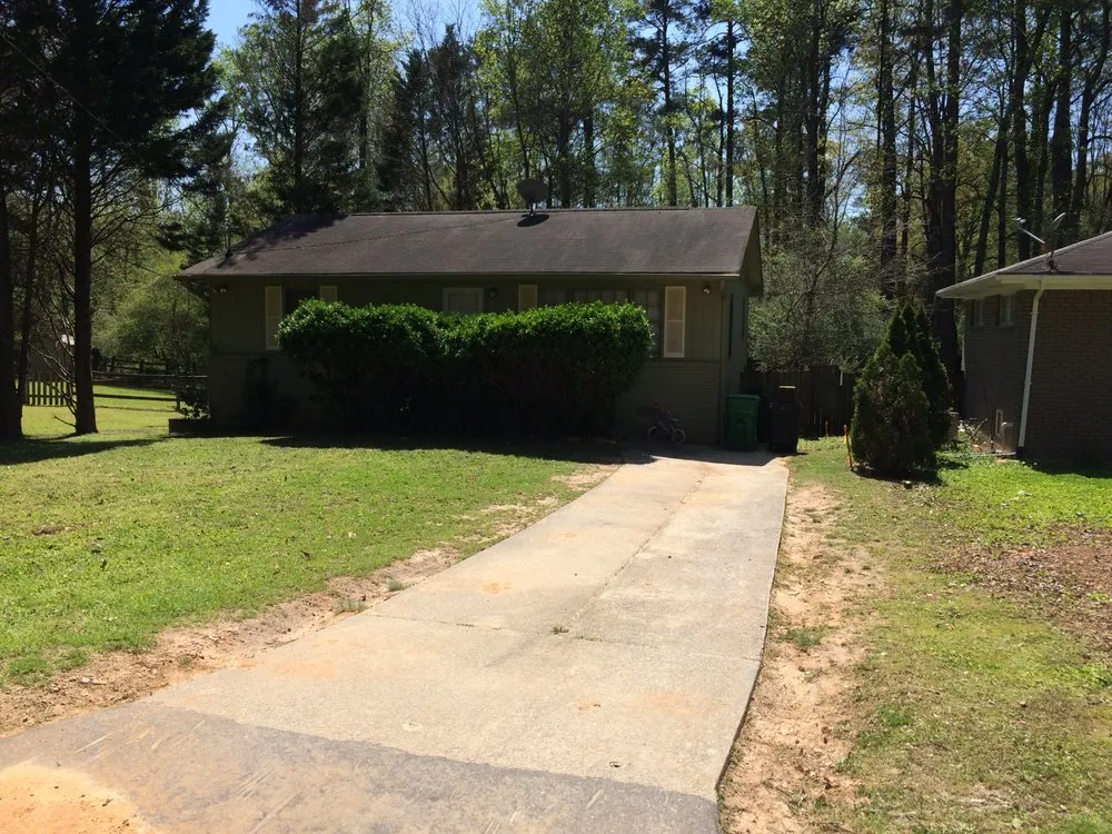 Reliable lawn mowing service with custom design across Atlanta, GA - Onpoint Lawn Care