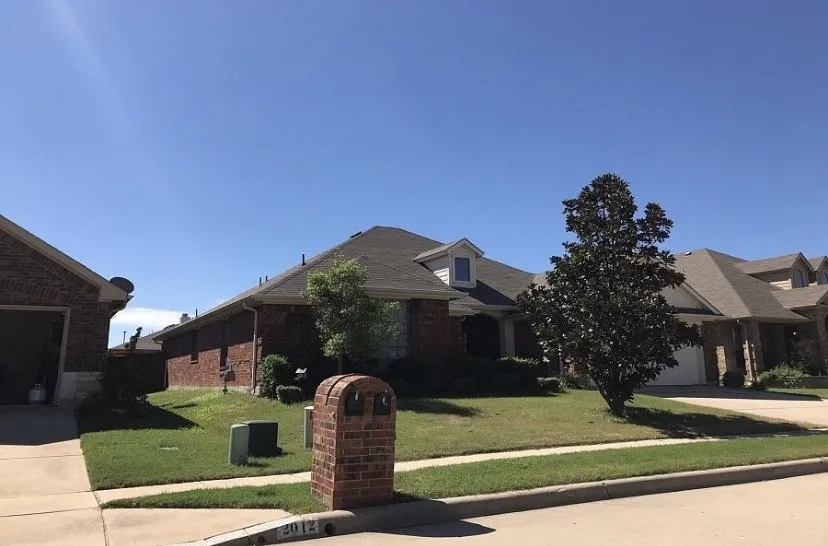 Expert landscaping services experts serving Tuttle, OK - OnPoint Lawn Pros