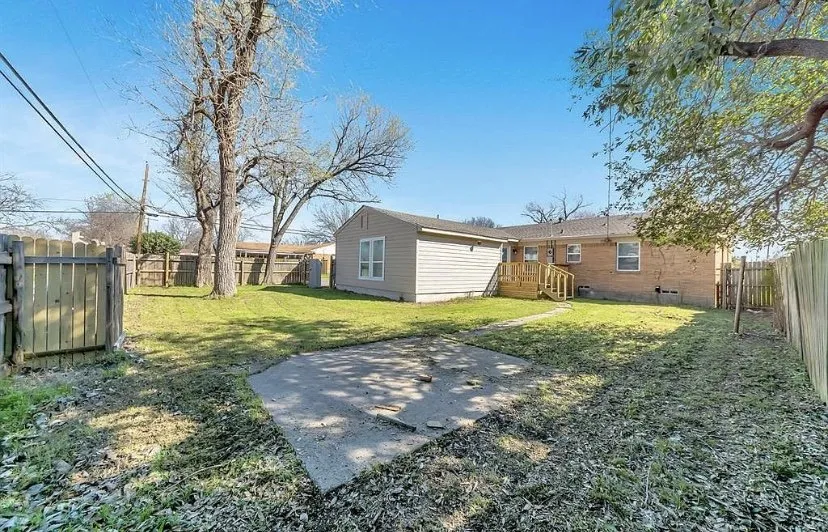 Reliable residential landscaping for homes in Tuttle, OK by OnPoint Lawn Pros