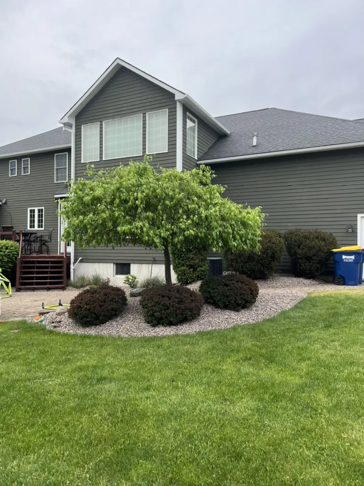 Professional lawn mowing service in Oswego, NY - Ontario Landscapes