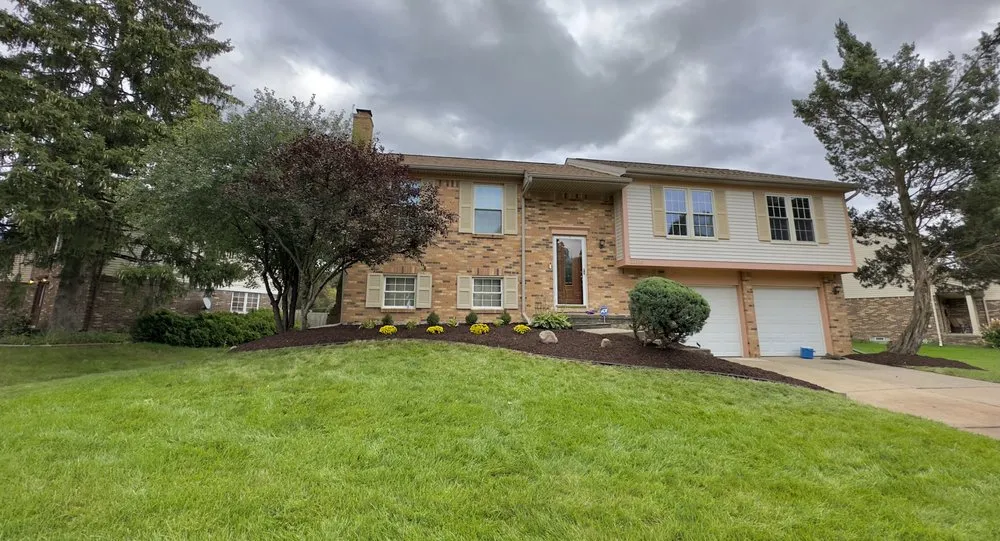 Top-rated lawn mowing service experts serving Romulus, MI - Onyx Landscape