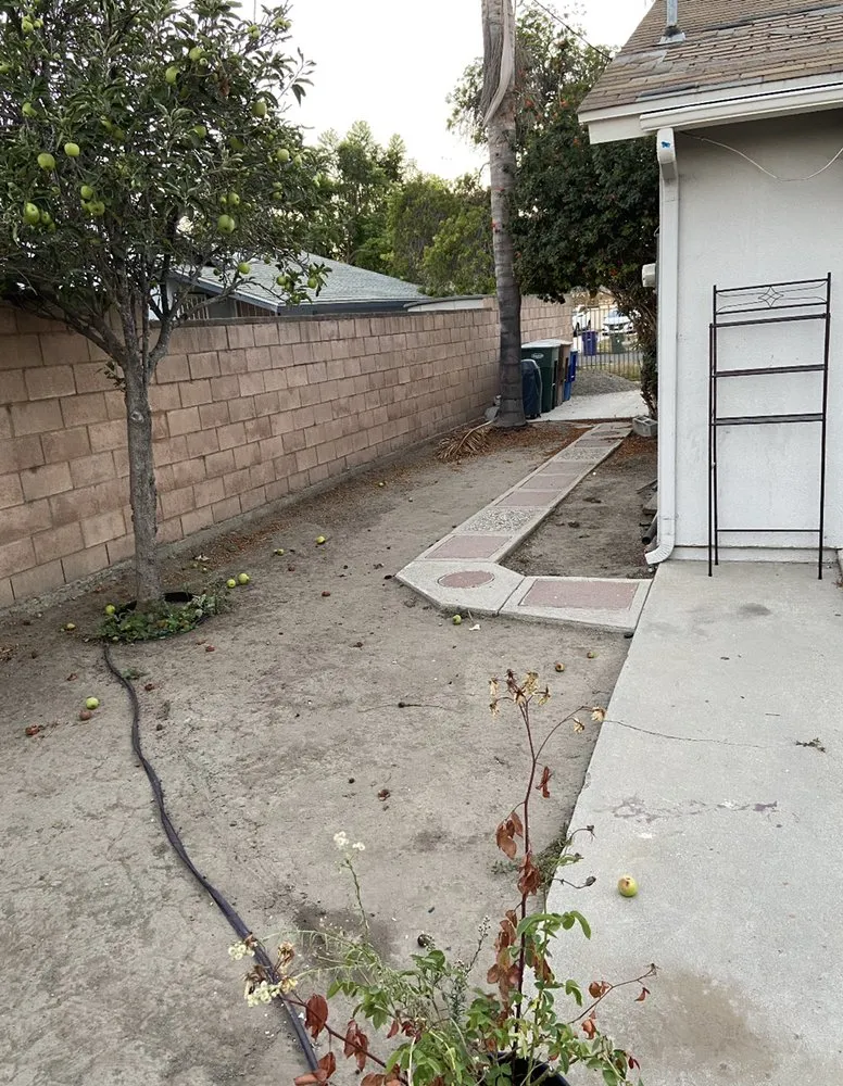 Affordable yard cleanup service experts serving Oxnard, CA - Optimum Landscape & Maintenance