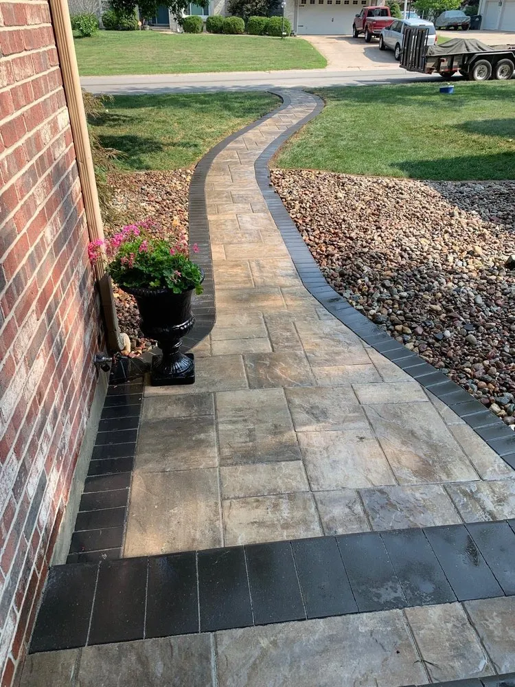 Affordable lawn mowing service in Kansas City, KS - Orange Landscaping