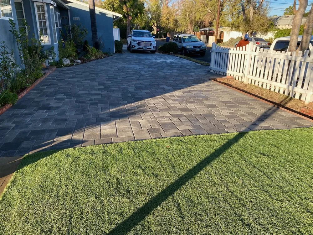 Trusted lawn mowing service in Los Angeles, CA - Orange Oak Landscaping