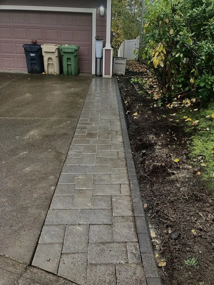 Custom outdoor landscaping in Sherwood, OR by Oregon Green Hardscape