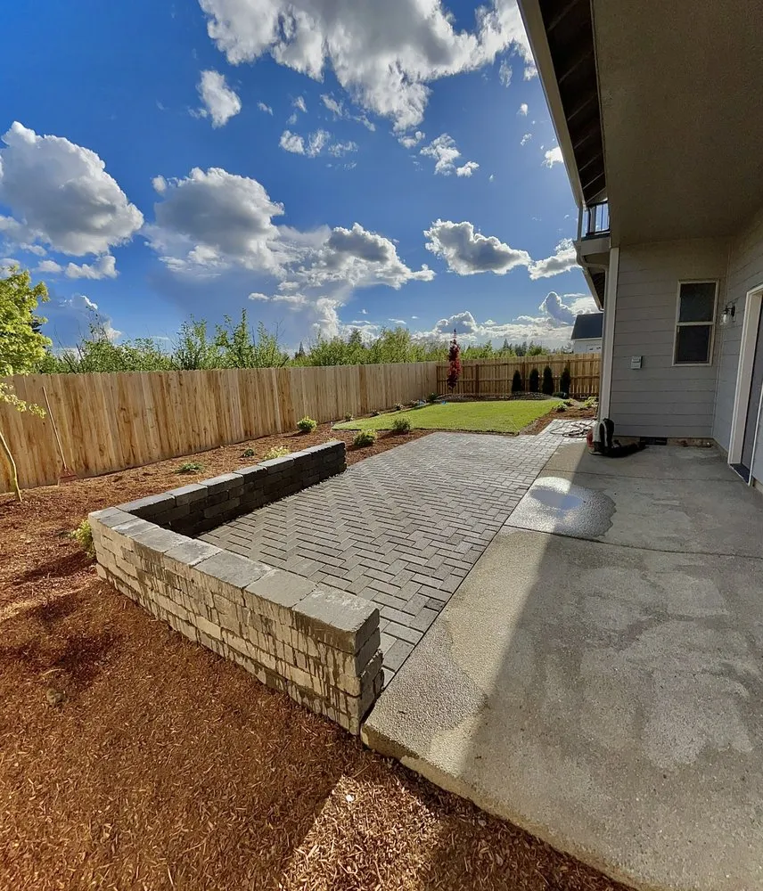 Expert outdoor landscaping for homes in Sherwood, OR by Oregon Green Hardscape