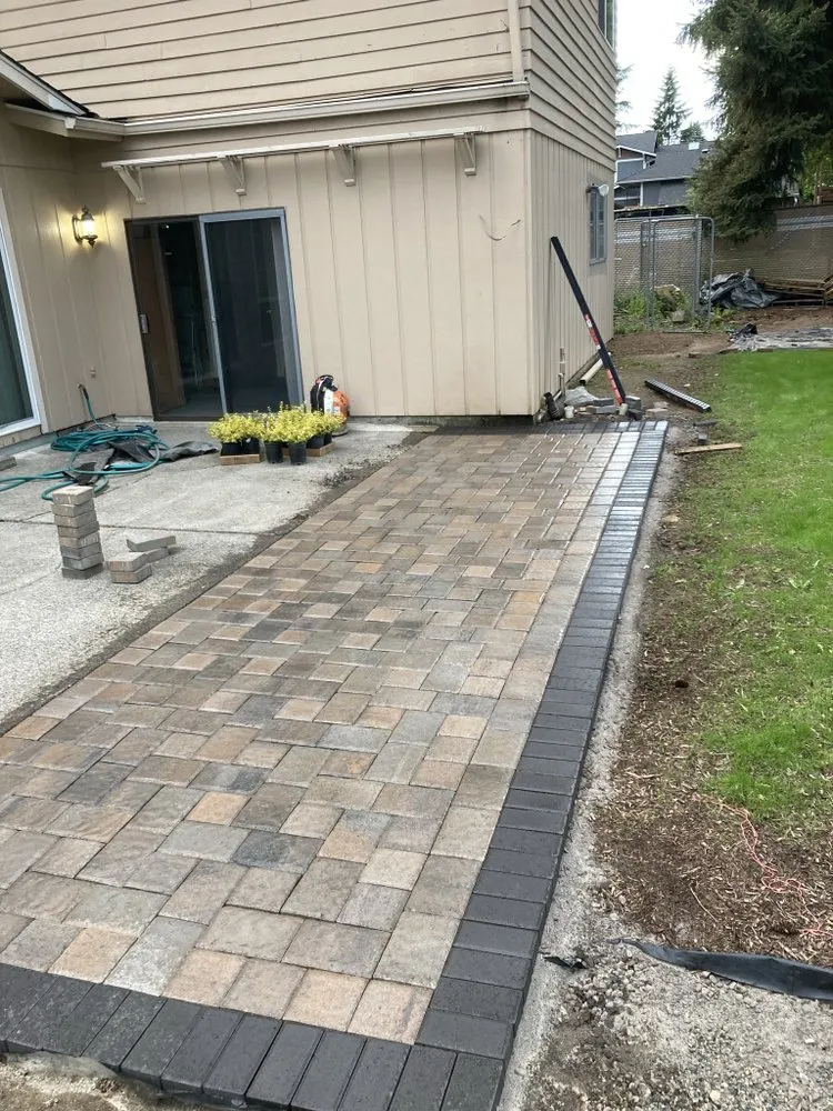 Reliable yard maintenance in Sherwood, OR by Oregon Green Hardscape
