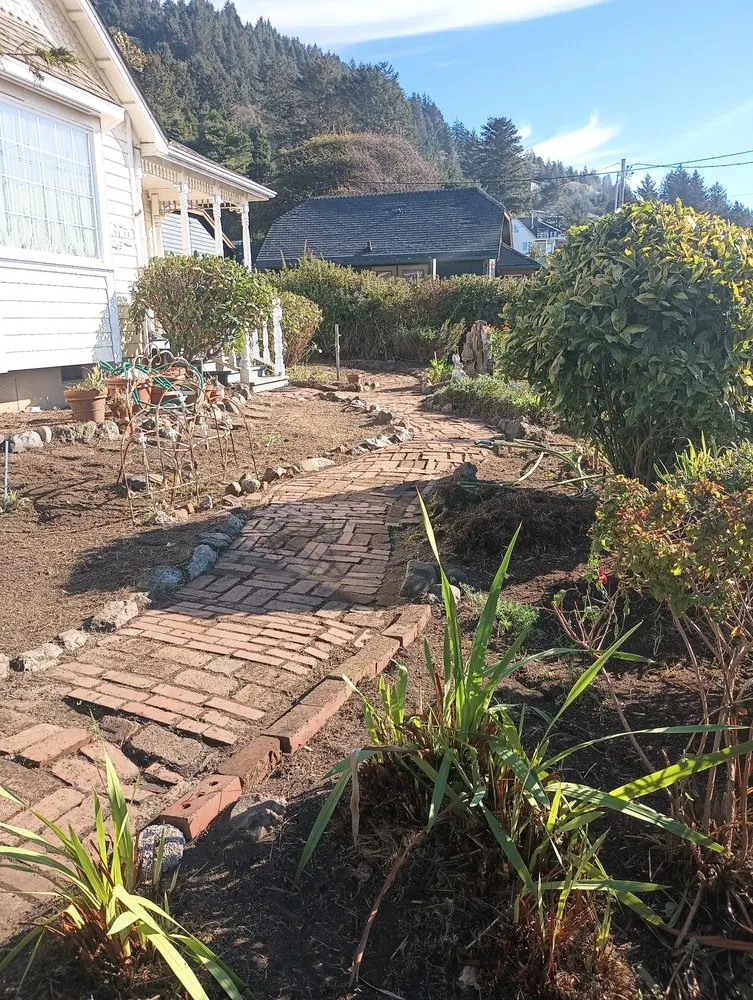 Top-rated lawn mowing service in Newport, OR - Oregon Green Landscaping