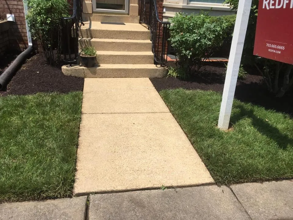 Top-rated landscaping services in Fairfax, VA by Orellana Lawn & Tree Services