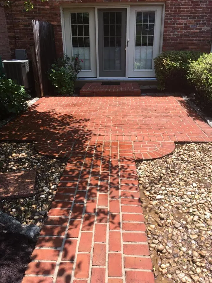 Expert lawn care service experts serving Fairfax, VA - Orellana Lawn & Tree Services