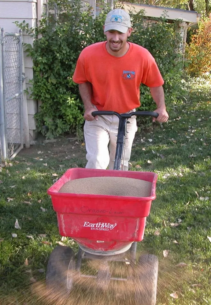 Professional yard cleanup service experts serving Boulder, CO - Organo Lawn