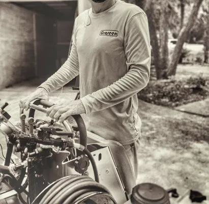 Orgreen Lawn Care Specialist Logo