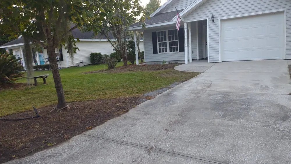Top-rated yard cleanup service for homes in Georgetown, SC by Orlando's Lawn Care Services