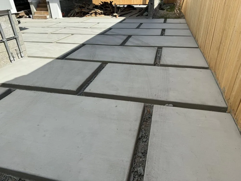 Affordable yard cleanup service for year-round maintenance across Firestone Park, CA - Oro Landscaping