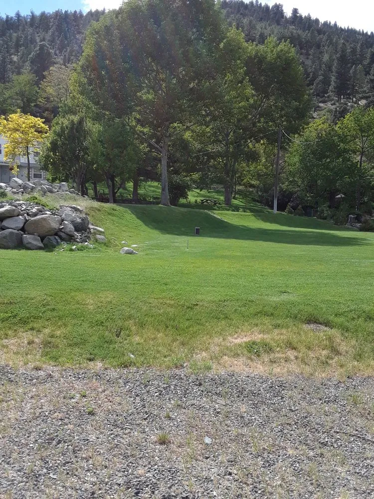 Affordable yard cleanup service experts serving Gardnerville, NV - Oronia Lawn Maintenance