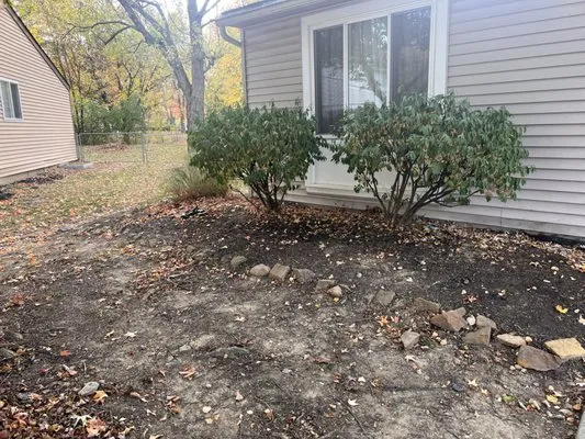 Oronoz Landscaping Logo