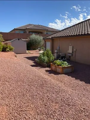 Oroz Landscaping Logo