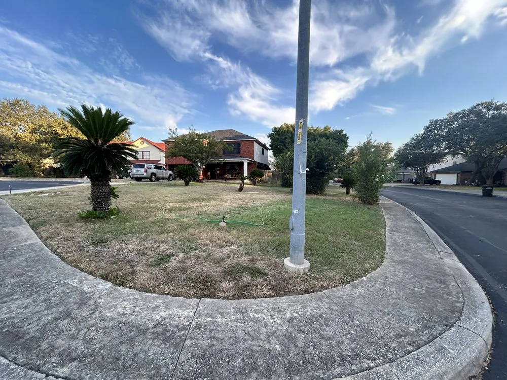 Professional residential landscaping for homes in San Antonio, TX by Orozco Yard Restoration