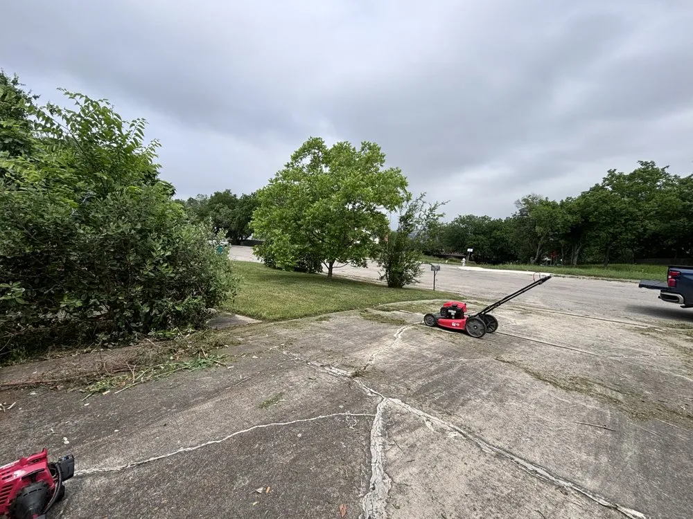 Professional residential landscaping experts serving San Antonio, TX - Orozco Yard Restoration